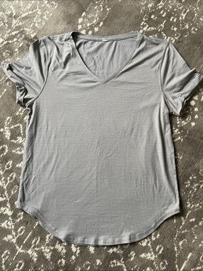 Women’s bft boyfriend V-neck Tee in Light Gray